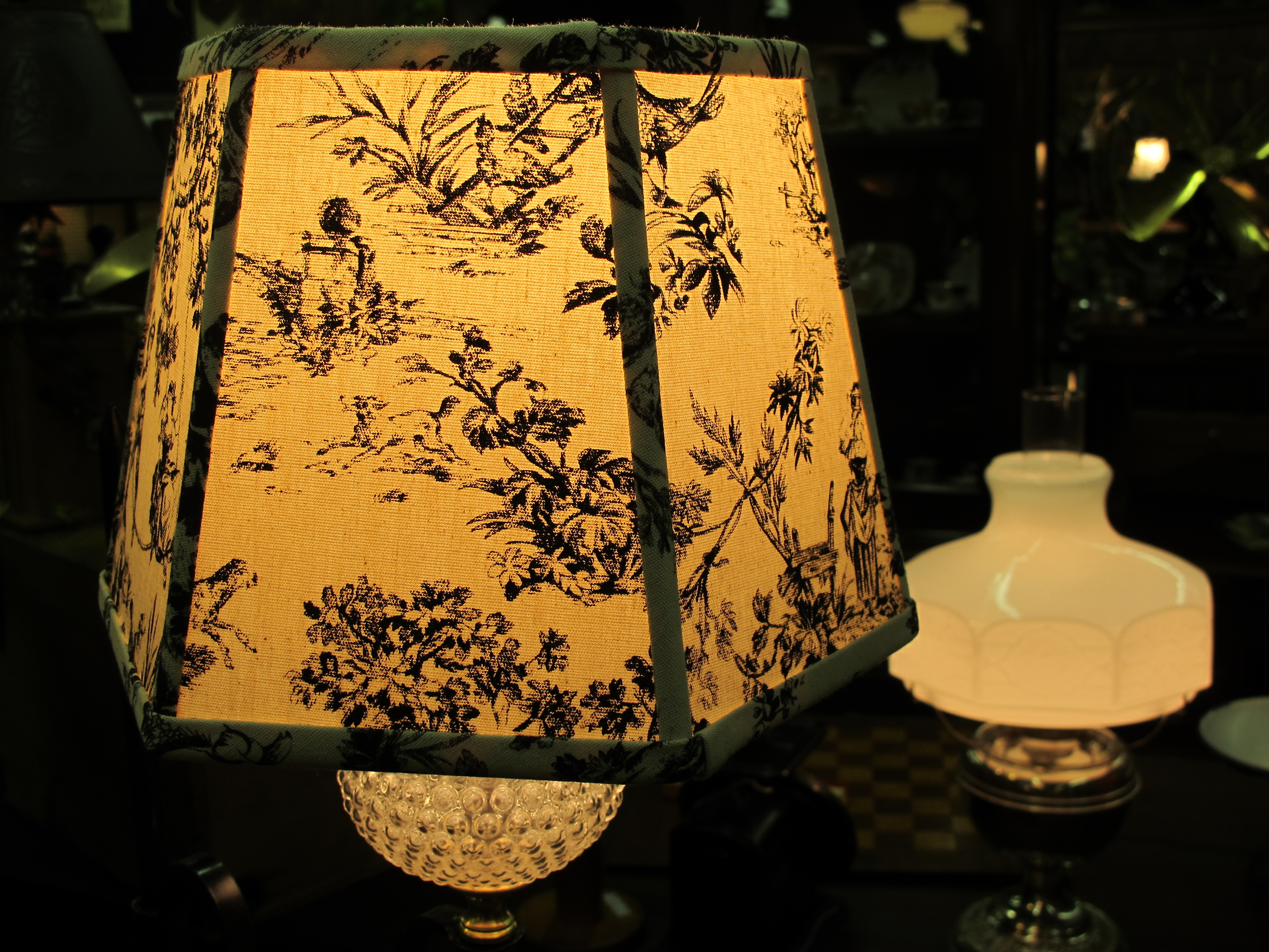 The Best Antique Lamps to Buy Online