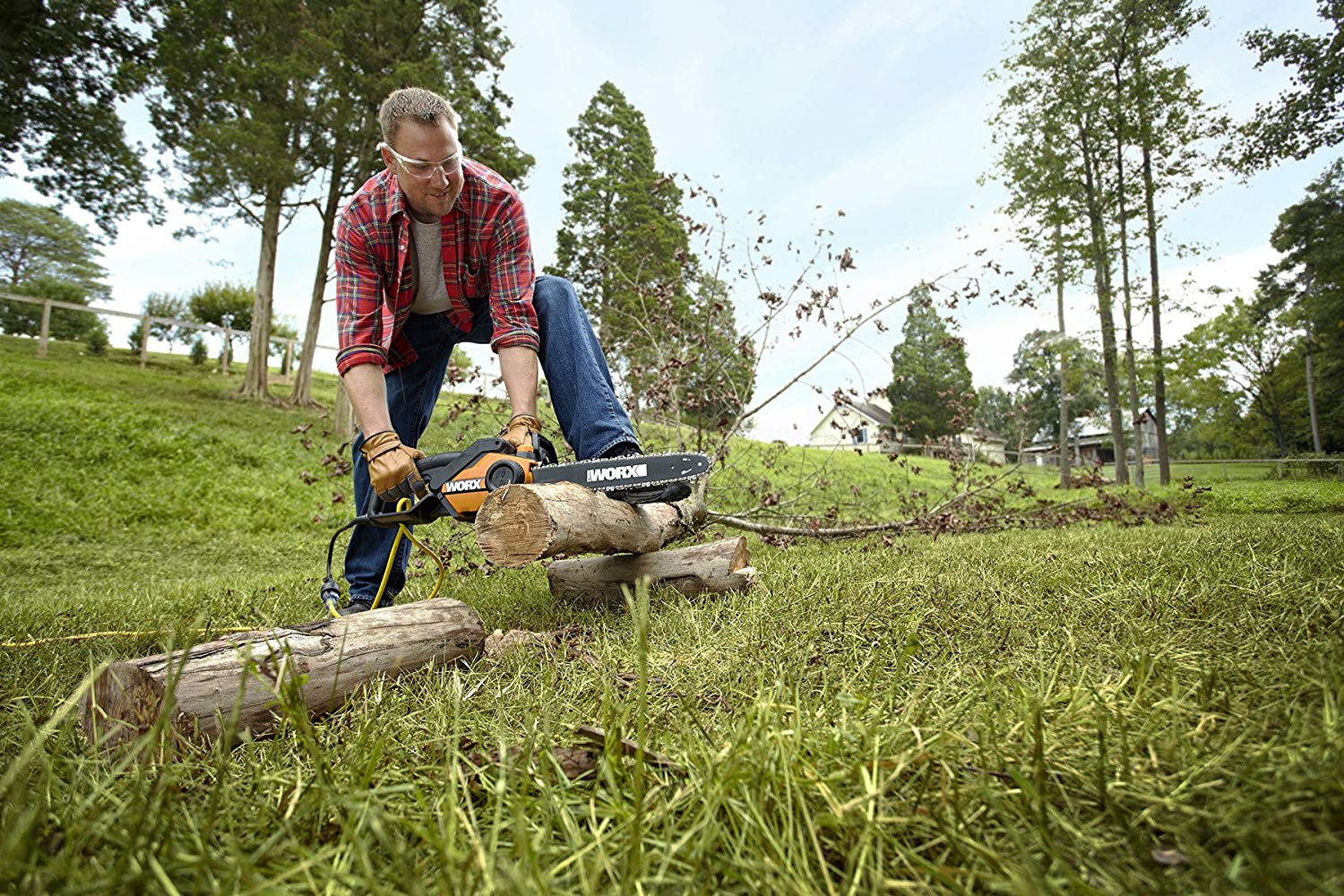 The 5 Best Electric Chainsaws Under $200 of 2022
