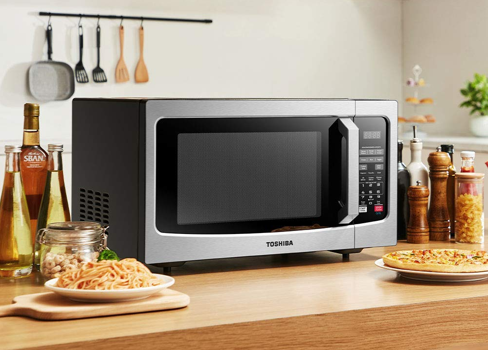 The 5 Best Countertop Microwaves Under $200 of 2022