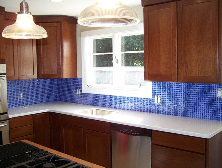 blue kitchen backsplash