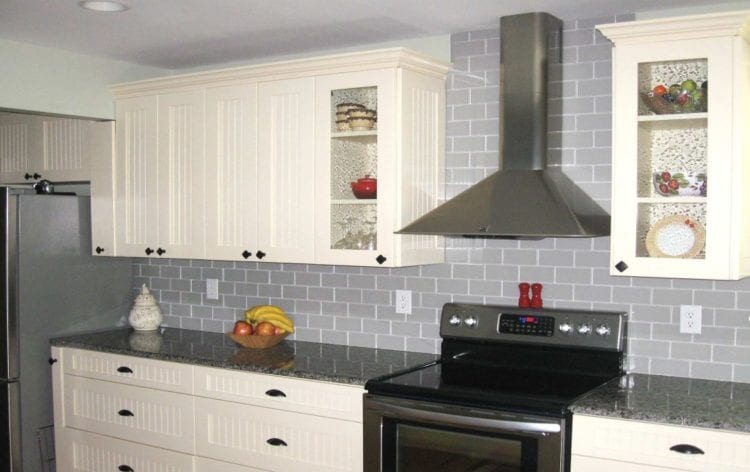 grey kitchen backsplash
