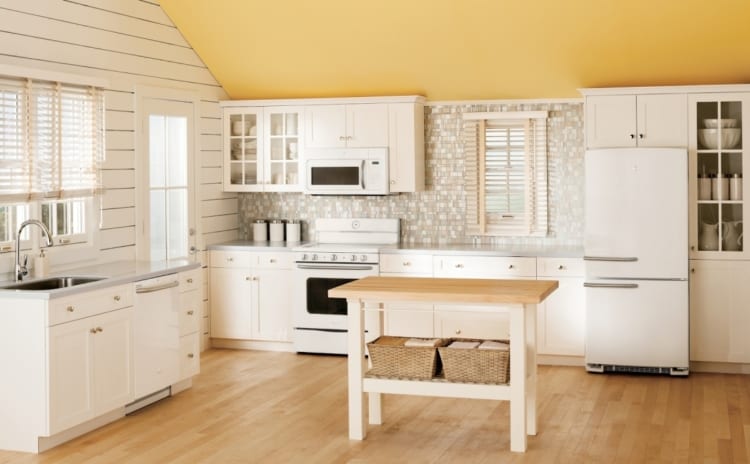white kitchen style