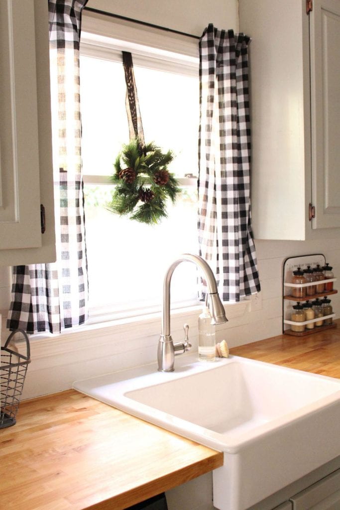 black kitchen windowtreatments kitchen window treatments