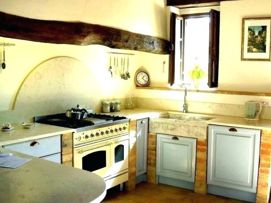 Yellow Wall Décor Ideas