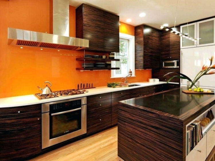 Orange Kitchen Wall Décor Ideas