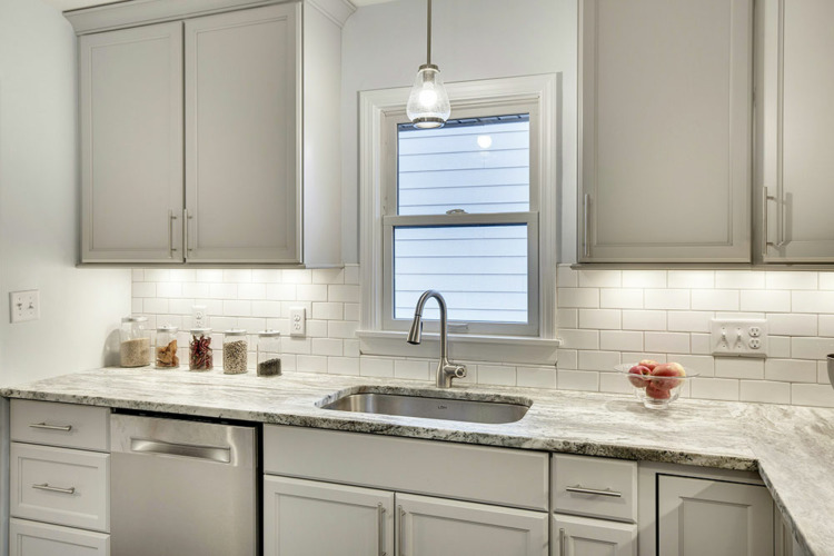 4-Inch Backsplash 4-Inch Backsplash