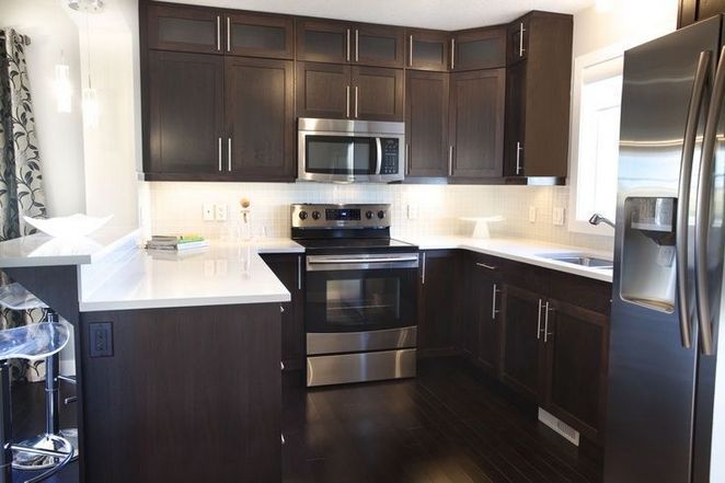 quartz countertop for dark cabinet