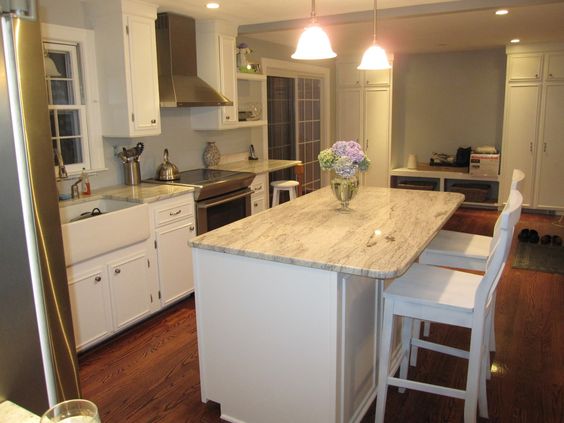 Cream Granite for White Cabinets