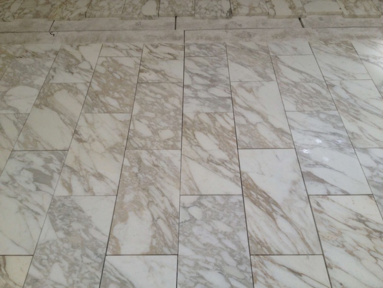 Honed vs Polished Marble Floor: Aesthetics