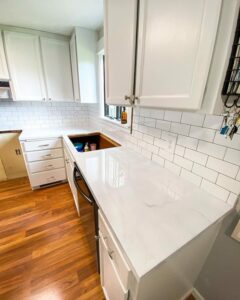 How to Cut Epoxy Resin Countertops Properly