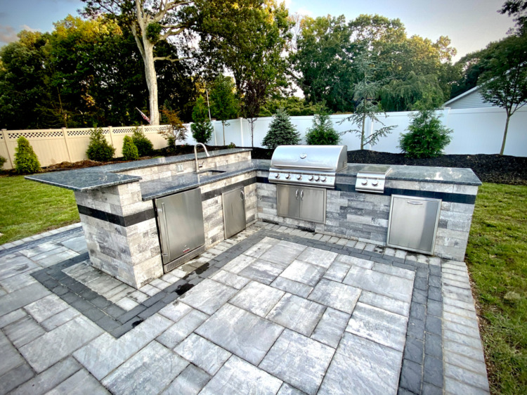 Outdoor Bar with Granite and Stone Floor
