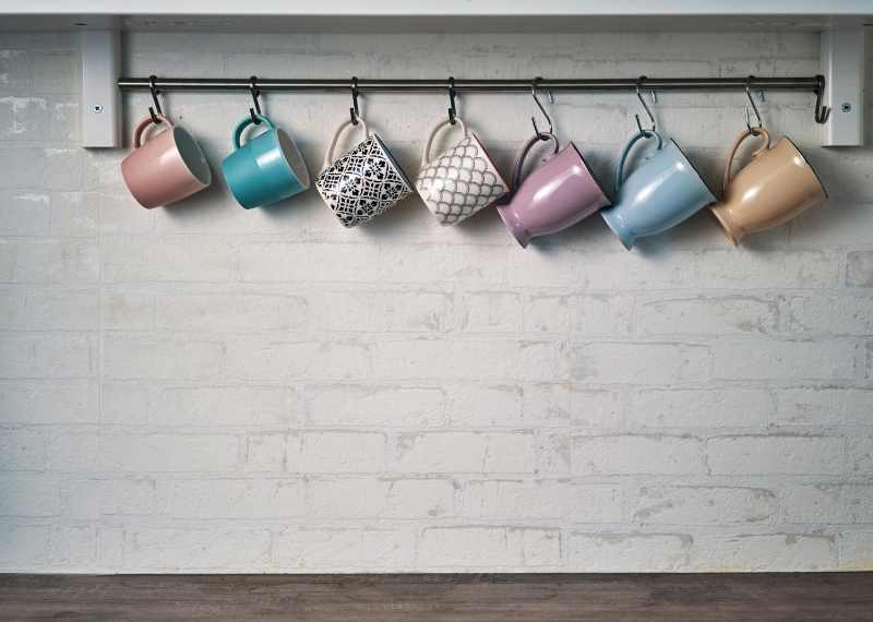 hanging stuff n backsplash